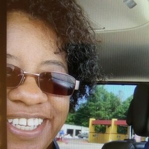 Meet your Posher, Esther